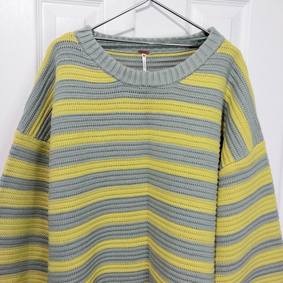 Free People Slouchy Oversized‎ Sweater, NWOT, Size L - Picture 10 of 12